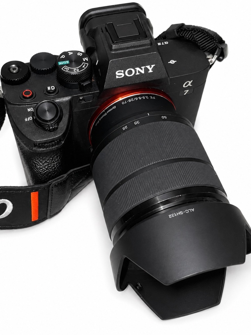 Sony Alpha a7 IV Mirrorless Camera + FE 28-70mm OSS Lens | Low Shutter Count